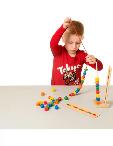 Toys for life - nawlekanie koralików według wzoru