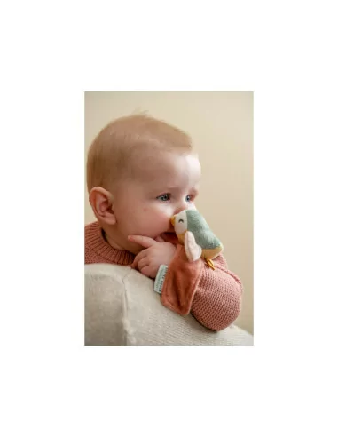 Chrastítko na ruku, květiny a motýli