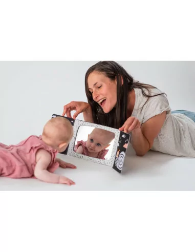 Książeczka do zabawy w leżeniu na brzuszku dla...