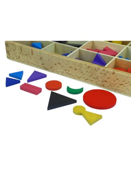 Drewniane symbole gramatyczne w pudełku