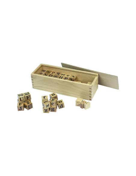 Kostki z alfabetem w pudełku