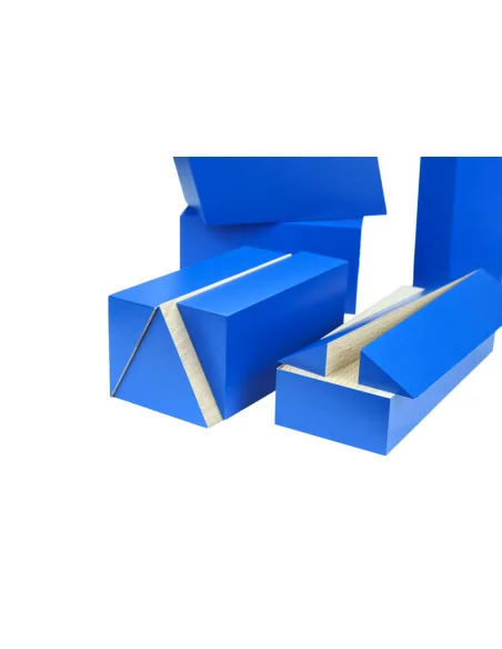 Niebieskie bryły geometryczne