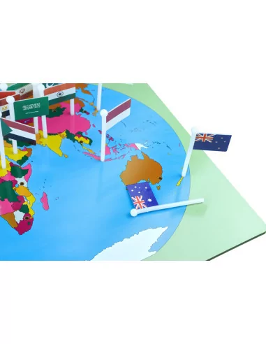 Mapa Świata z flagami