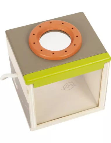 Schránka na pozorování hmyzu