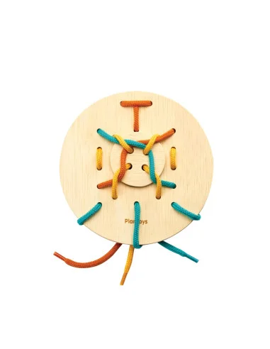 Provlékání tkaniček v boxu