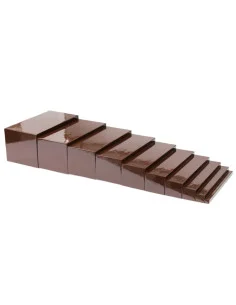 Hnědé schody z bukového dřeva (lakované)